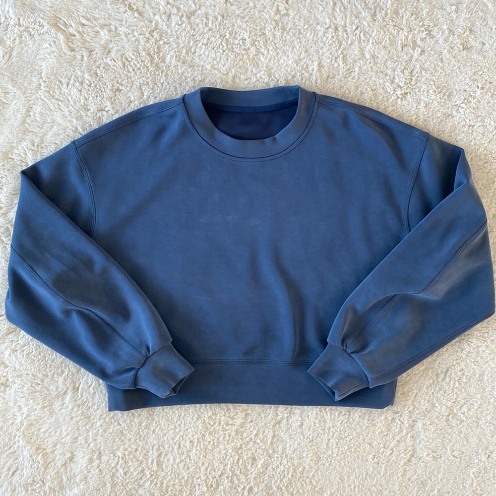 ❤️ Lululemon Perfectly Oversized Cropped Crew Softstreme Iron Blue Size 6 NWOT